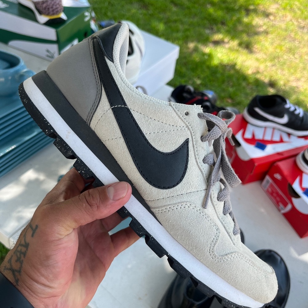Nike Pegasus 83